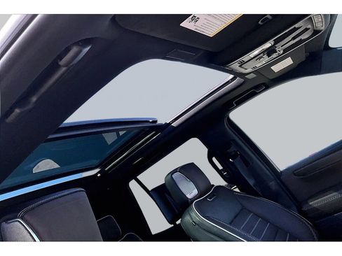 Used 2025 GMC Yukon Denali Ultimate image 28