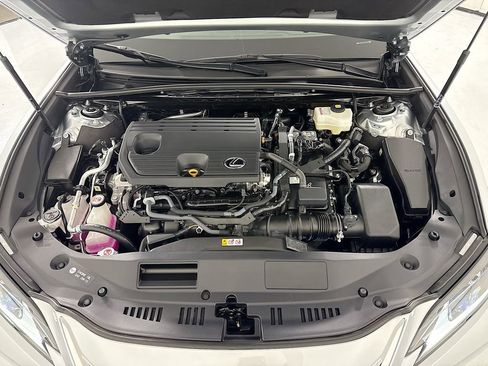 Certified 2025 Lexus ES 300h w/ Premium Package FWD image 29