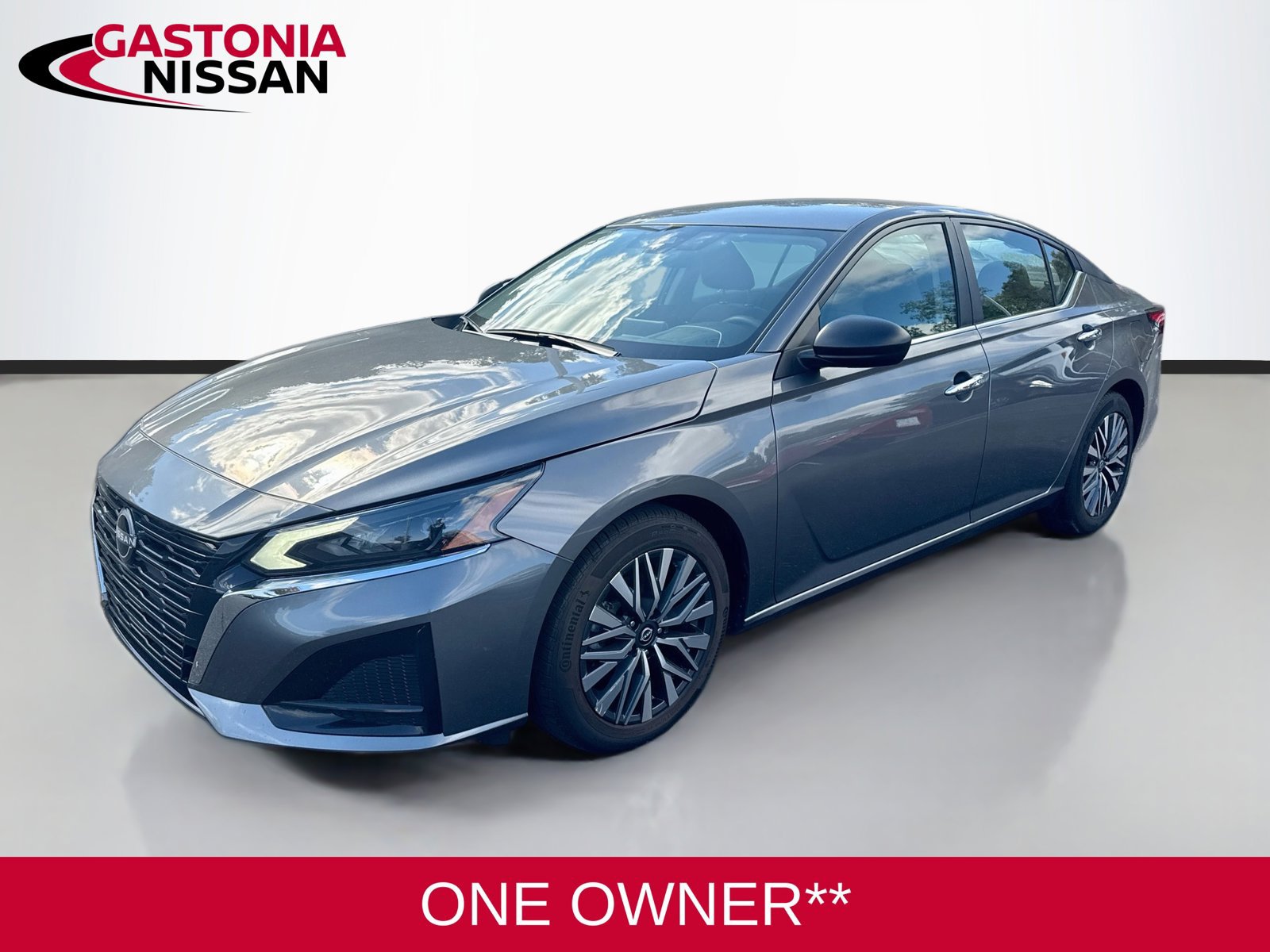 Used 2025 Nissan Altima 2.5 SV FWD image 3