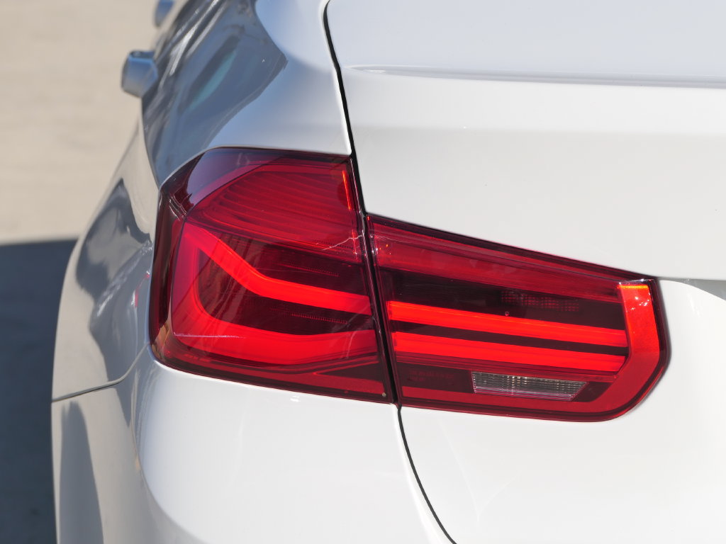 Used 2018 BMW 330i Sedan RWD image 5