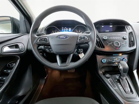 Used 2018 Ford Focus SE image 8