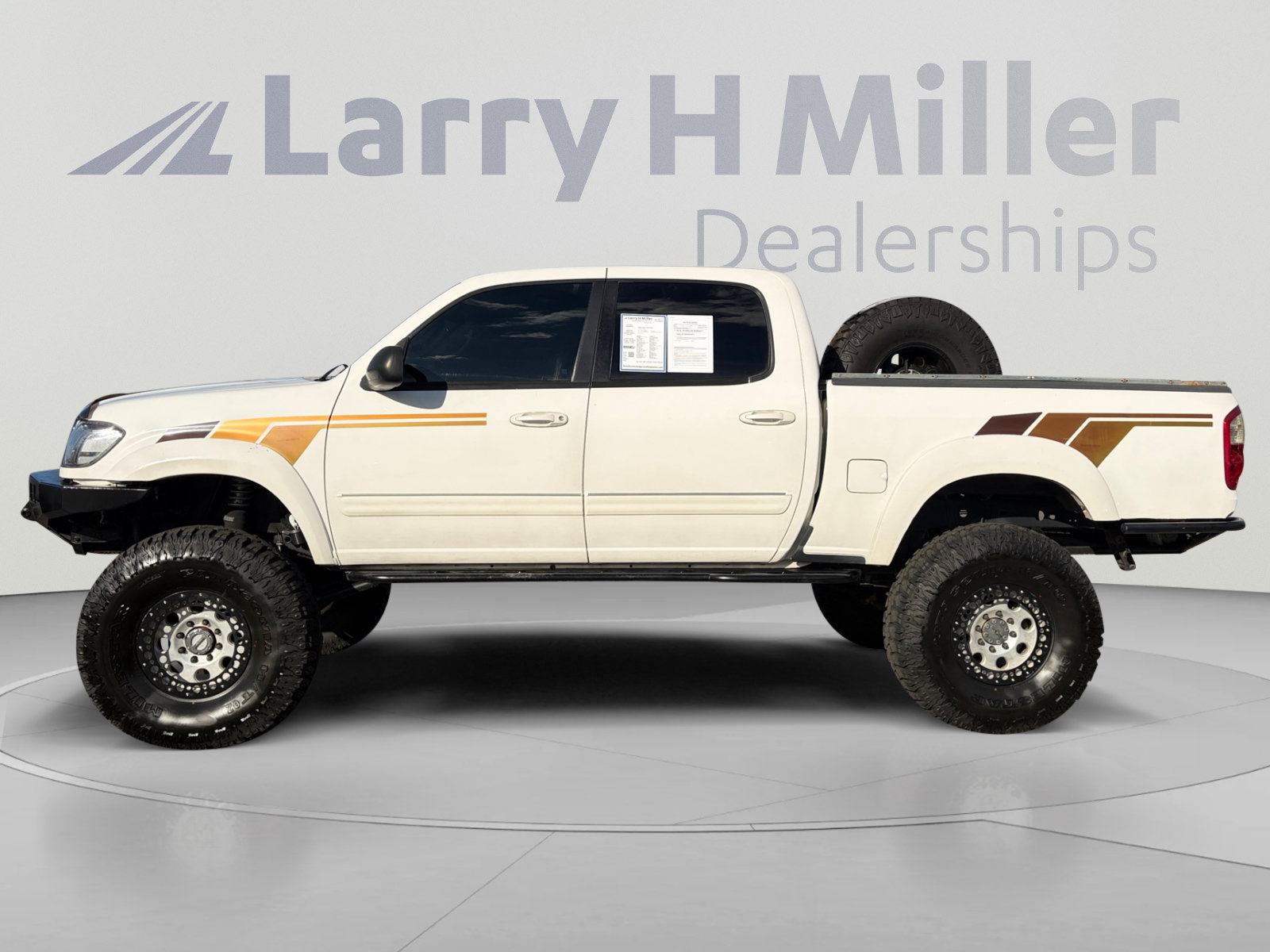 Used 2006 Toyota Tundra SR5 w/ TRD Off-Road Pkg AWD/4WD image 2
