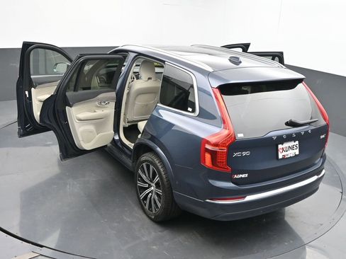 Used 2023 Volvo XC90 B6 Plus image 64