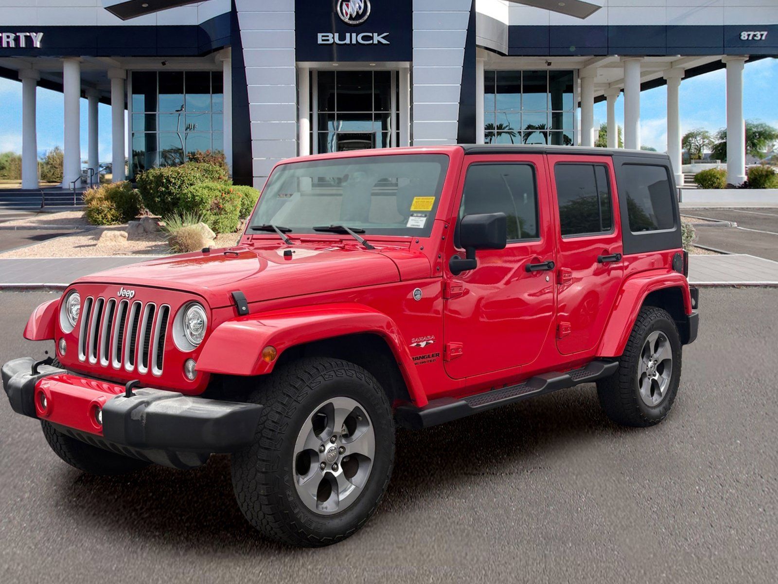 Used 2017 Jeep Wrangler Unlimited Sahara w/ Connectivity Group AWD/4WD image 4