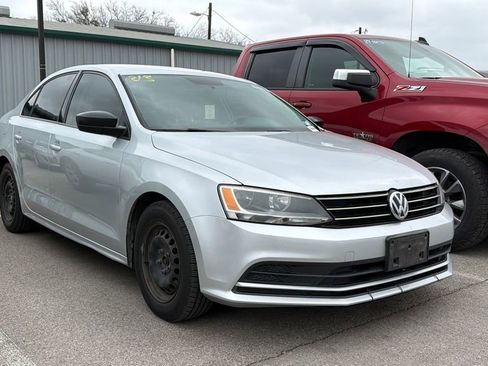 Used 2015 Volkswagen Jetta S image 3