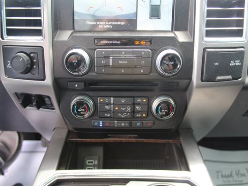 Used 2017 Ford F350 Platinum w/ Platinum Ultimate Package AWD/4WD image 12