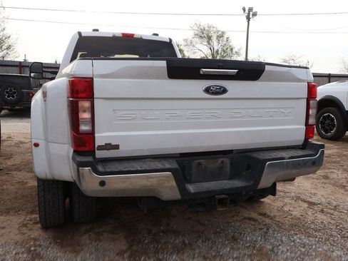 Used 2022 Ford F450 XLT w/ XLT Premium Package image 18