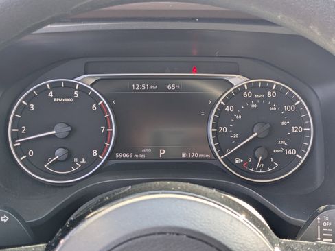 Used 2023 Nissan Rogue SV image 30