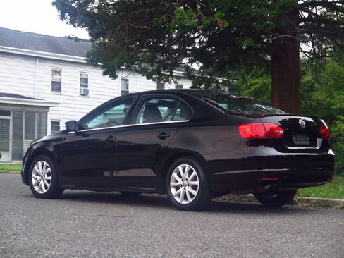 Used 2014 Volkswagen Jetta SE FWD image 3