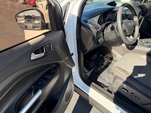 Used 2017 Ford Escape SE FWD image 22