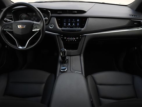 Used 2023 Cadillac XT6 Luxury image 7