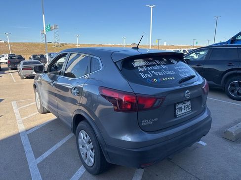 Used 2019 Nissan Rogue Sport S image 6