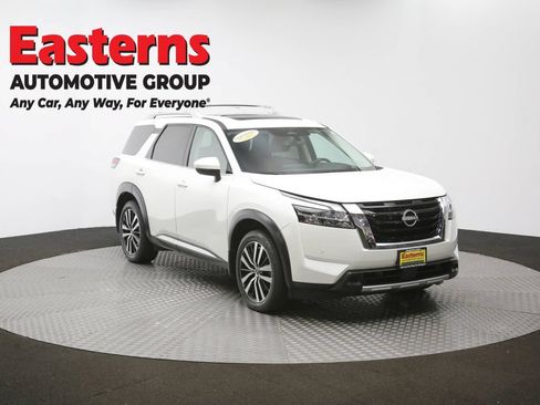 Used 2023 Nissan Pathfinder Platinum AWD/4WD image 54