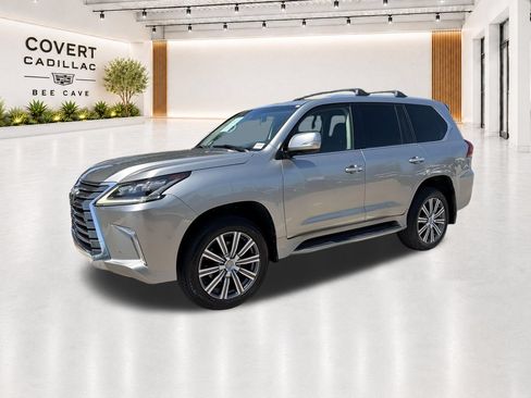 Used 2017 Lexus LX 570 4WD w/ Luxury Package image 4