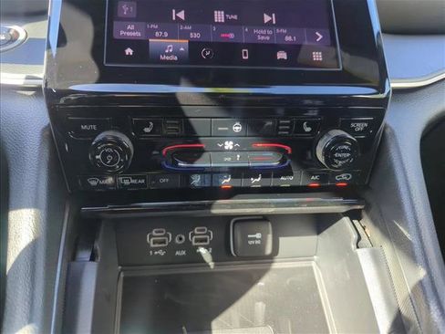 New 2025 Jeep Grand Cherokee Altitude image 11