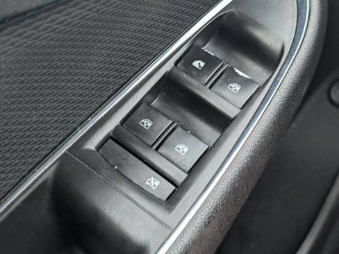 Used 2018 Chevrolet Cruze LT FWD image 11