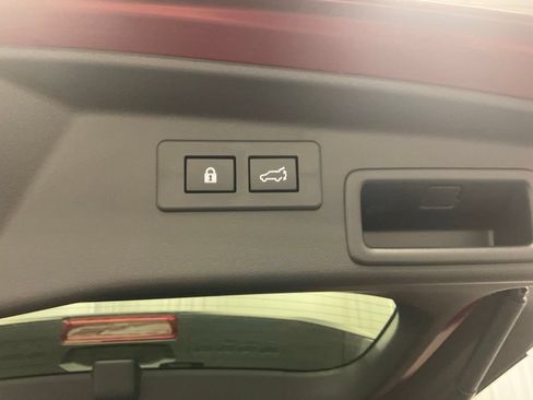Used 2026 Subaru Outback Touring AWD/4WD image 25