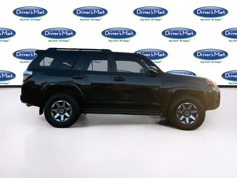 Used 2022 Toyota 4Runner TRD Off-Road image 9