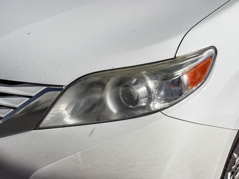 Used 2015 Toyota Sienna LE FWD image 8
