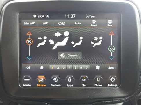 Used 2022 Jeep Renegade Latitude w/ Convenience Group AWD/4WD image 19