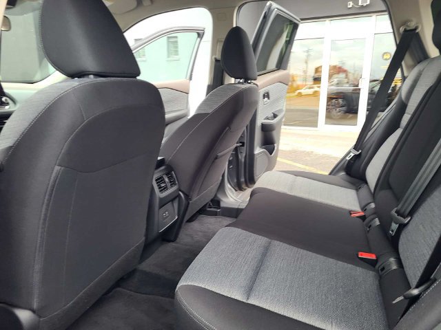 Used 2023 Nissan Rogue SV AWD/4WD image 23