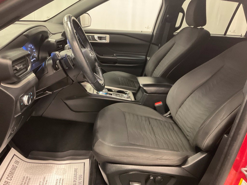 Used 2020 Ford Explorer XLT w/ Comfort Package AWD/4WD image 4