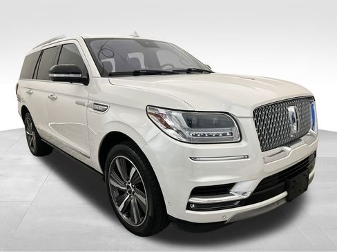 Used 2019 Lincoln Navigator Reserve image 8