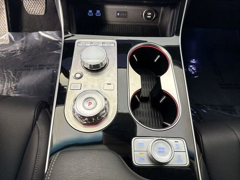 Used 2025 Genesis GV80 2.5T image 17