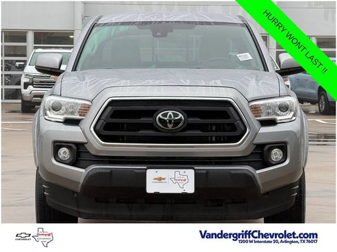 Used 2021 Toyota Tacoma SR5 RWD image 7