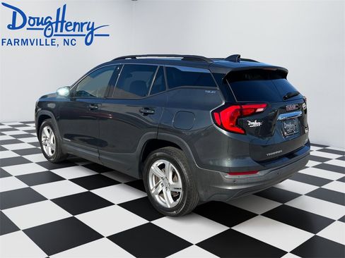 Used 2018 GMC Terrain SLE w/ Driver Convenience Package image 3