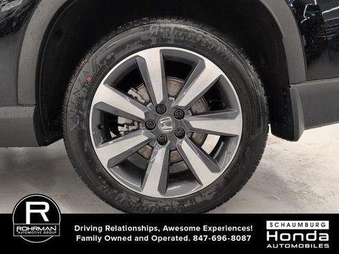 New 2025 Honda Pilot Touring image 5