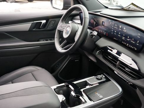 Used 2025 Buick Enclave Preferred image 31