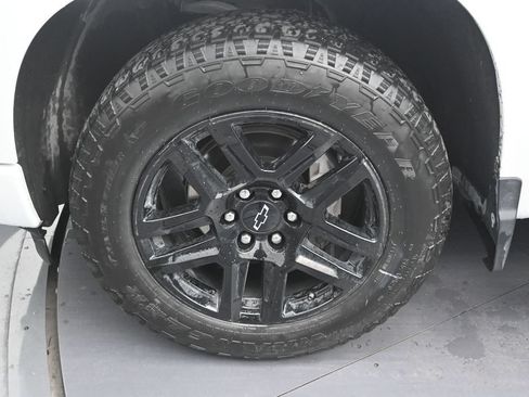 Used 2024 Chevrolet Silverado 1500 Custom w/ Turbomax Blackout Package RWD image 9