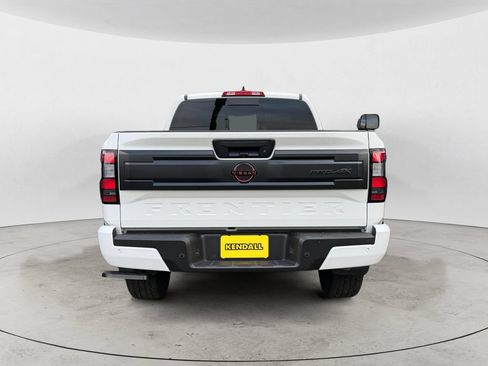 Used 2025 Nissan Frontier PRO-4X AWD/4WD image 4