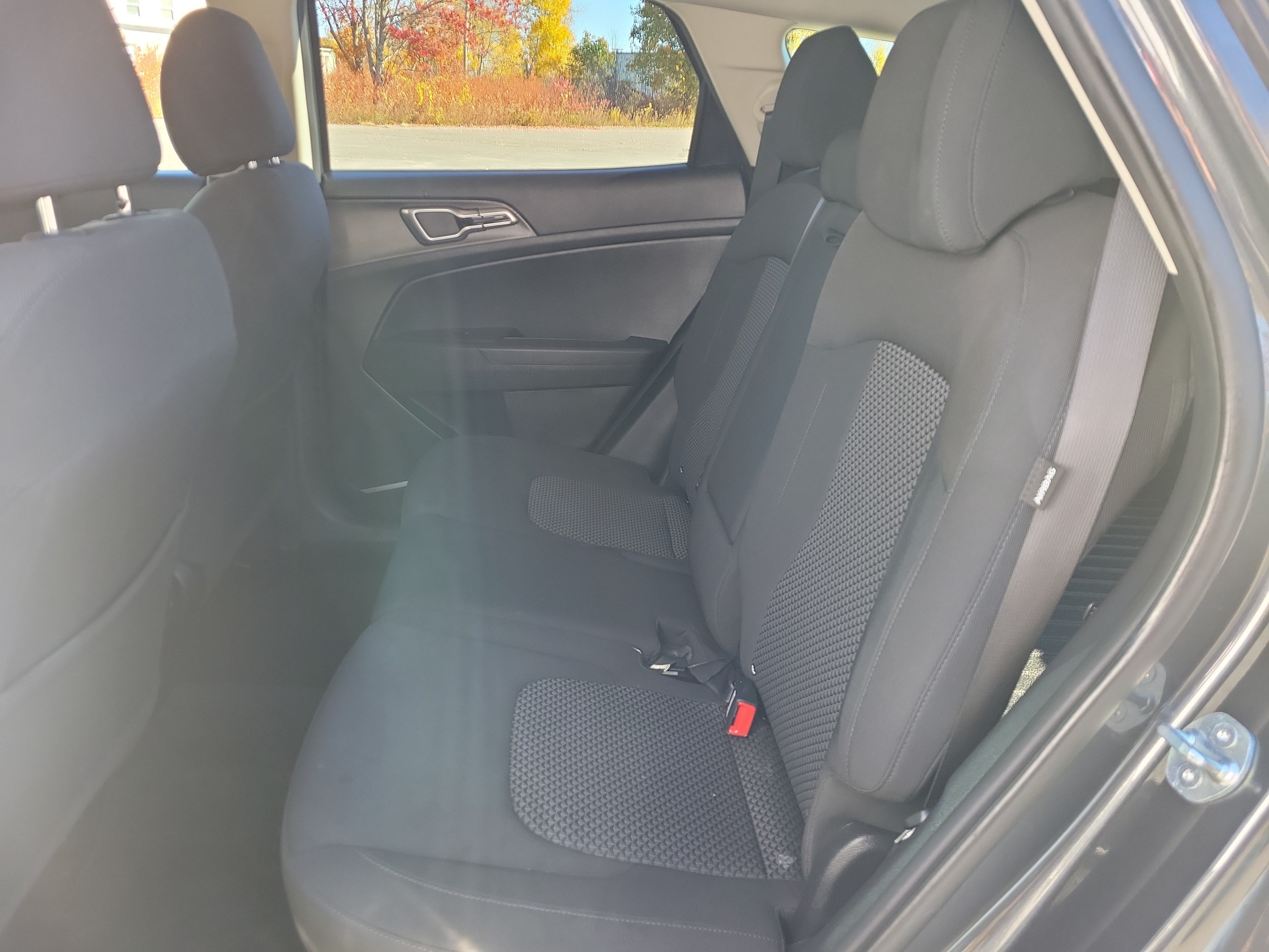 Used 2024 Kia Sportage LX AWD/4WD image 16