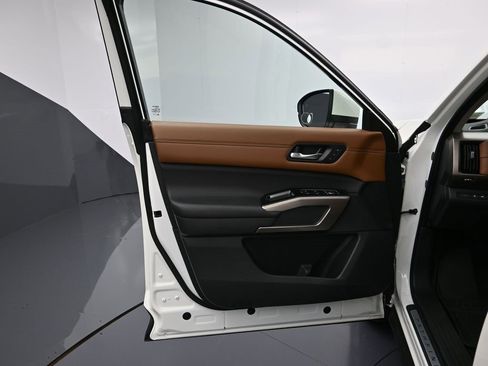 Certified 2023 Nissan Pathfinder Platinum image 11