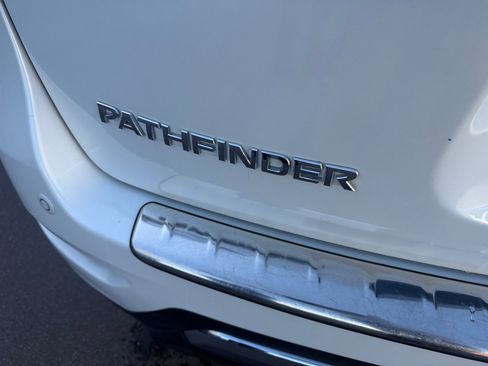 Used 2016 Nissan Pathfinder Platinum image 29