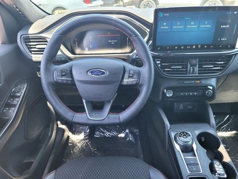 Used 2025 Ford Escape ST-Line w/ Tech Pack #1 FWD image 16