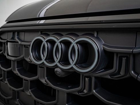 New 2026 Audi Q8 Premium Plus image 3