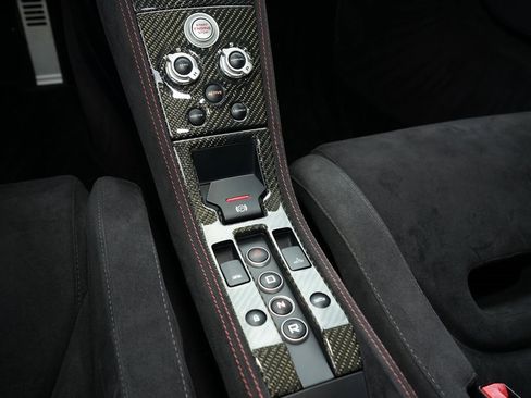 Used 2015 McLaren 650S Spider image 17