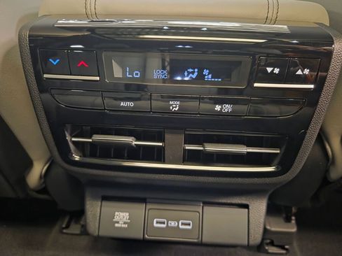 Certified 2023 Acura MDX SH-AWD w/ Technology Package image 37