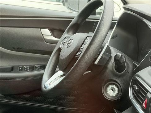 Certified 2021 Hyundai Santa Fe SE image 15