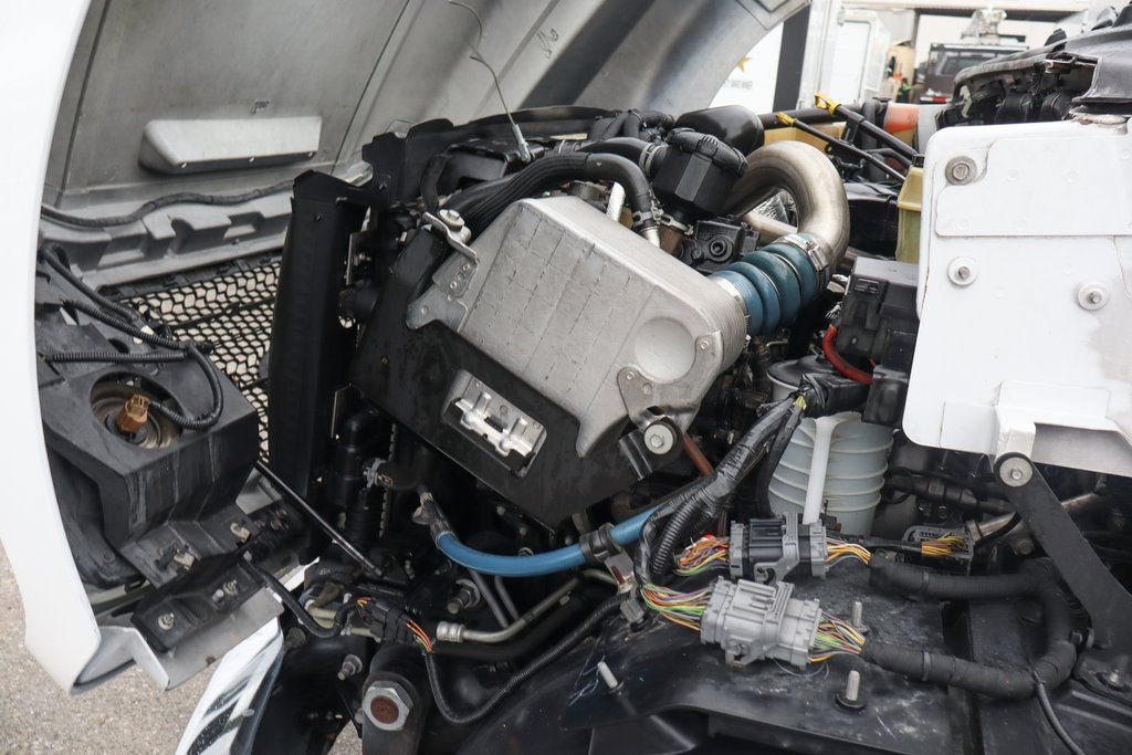 Used 2016 Ford F650 2WD Crew Cab Super Duty image 17