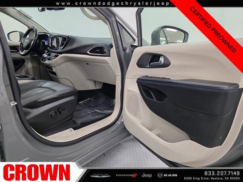 Certified 2021 Chrysler Pacifica Touring-L image 15