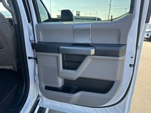 Used 2022 Ford F250 XLT w/ XLT Premium Package image 19