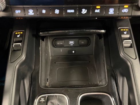 Used 2022 Kia Telluride S FWD image 32