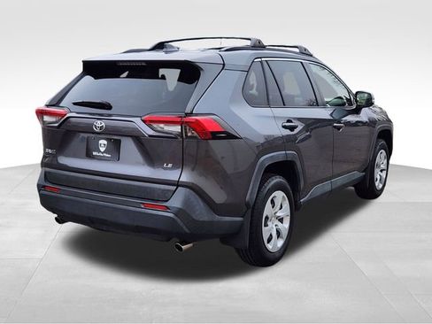 Used 2019 Toyota RAV4 LE w/ Carpet Mat Package image 9