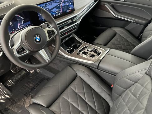 Used 2026 BMW X7 xDrive40i w/ M Sport Package image 11