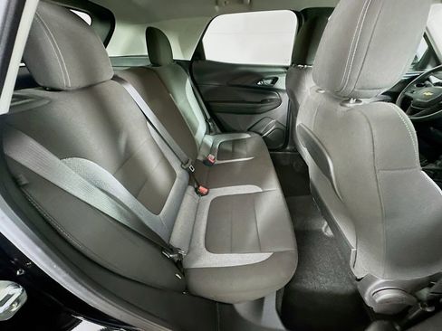 Used 2025 Chevrolet TrailBlazer LT AWD/4WD image 32