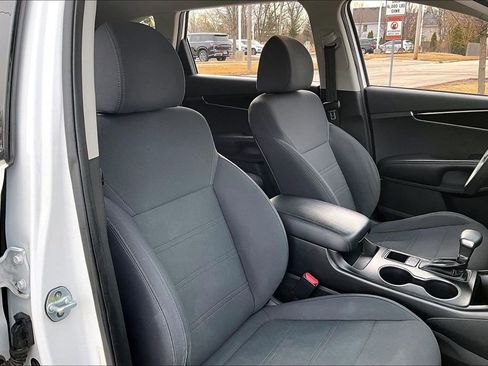 Used 2019 Kia Sorento LX image 27